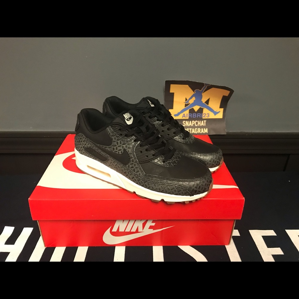 NIKE WOMEN'S AIR MAX 90 PREMIUM 443817-010 Sz. 7